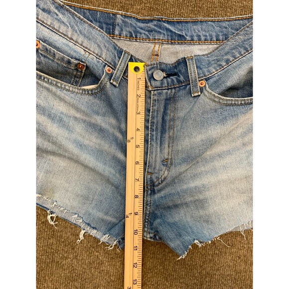 Levis 505 Shorts Womens 29 Mid Rise Cut-Off Whiskered Beach Pool Stretch Denim - Picture 5 of 9
